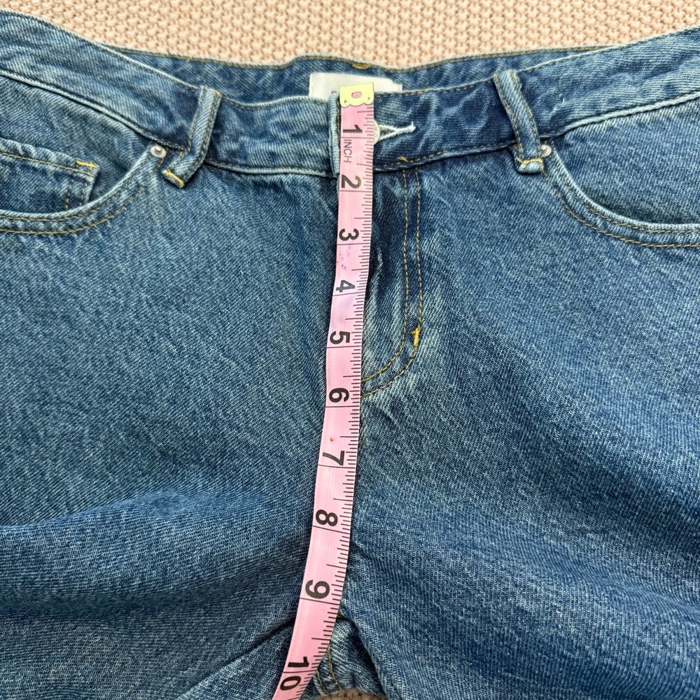 PacSun Mid-Rise Straight Leg Jeans in Light Blue Wash - Picture 10 of 12